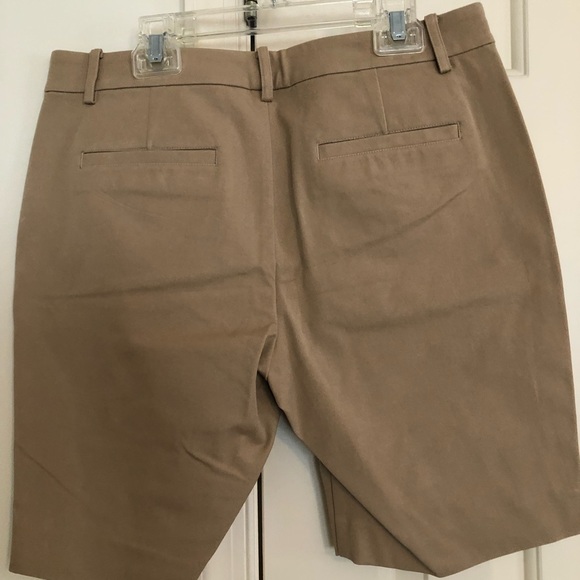 Lauren Ralph Lauren petite 6 black shorts with front and back pockets - Picture 2 of 2